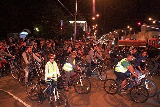 Три тысячи человек проехали по ночной Калуге на велосипедах
