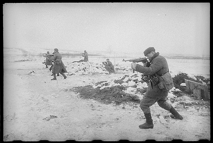 Трофейное оружие в бою. Южный фронт, 25 февраля 1942 года