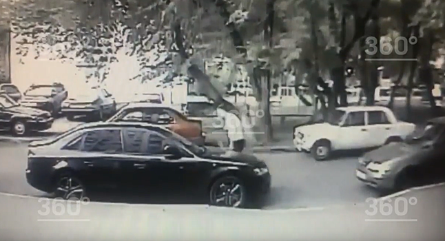Опубликовано видео убийства мужчины на Таллинской улице в Москве