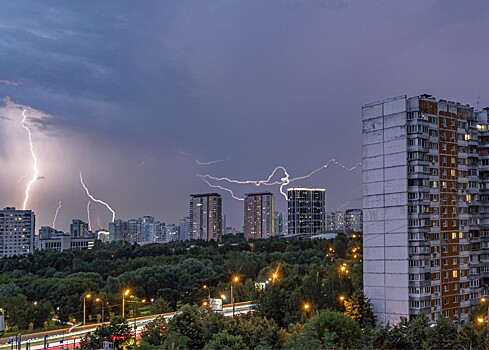 Грозы с мегамолниями зафиксировали в Москве
