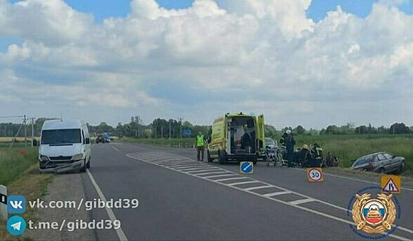 В Багратионовском районе легковушка вылетела с дороги и перевернулась