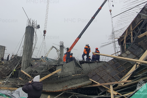 Спасатели разобрали завалы на месте обрушения здания в Южно-Сахалинске