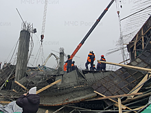 Mash: в Южно-Сахалинске рабочих под завалами рухнувшего здания ищут уже 4 часа