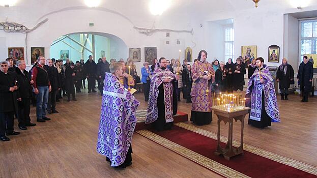 О погибших в кемеровской трагедии молились вологжане