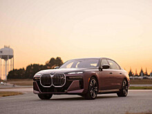 Тест BMW 7 Series 740i Vs i7 M70 показывает, какой автомобиль дешевле в эксплуатации