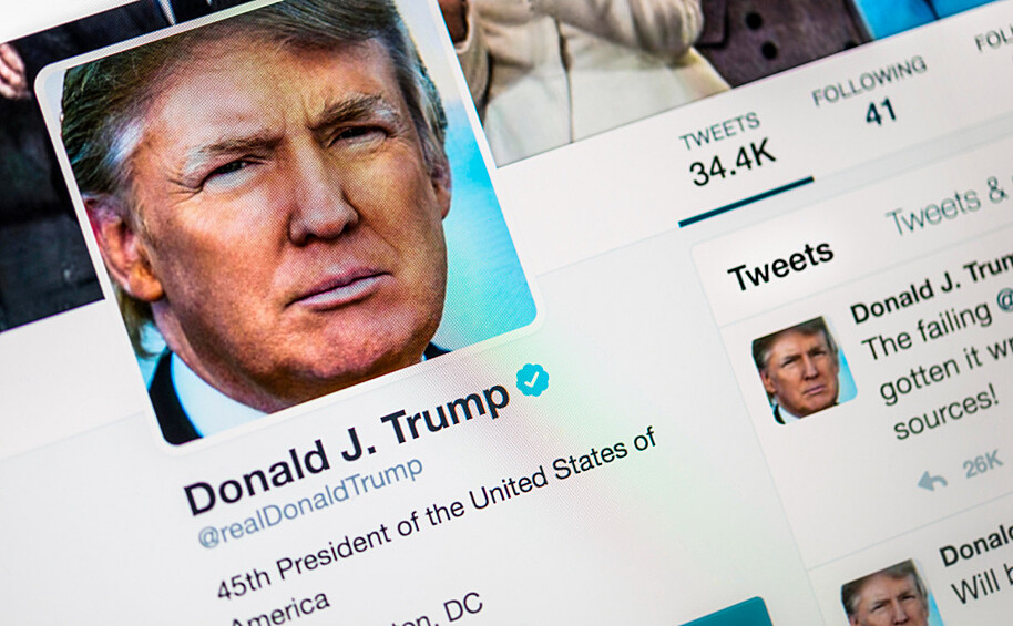 Социальная сеть Twitter навсегда заблокировала аккаунт действующего президента США Дональда Трампа из-за риска дальнейшего подстрекательства к насилию.