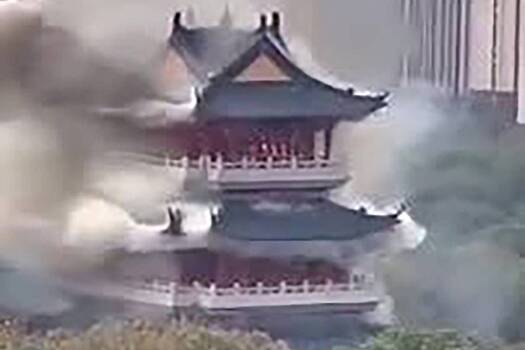 Турист случайно поджег тысячелетний храм в Китае благовониями