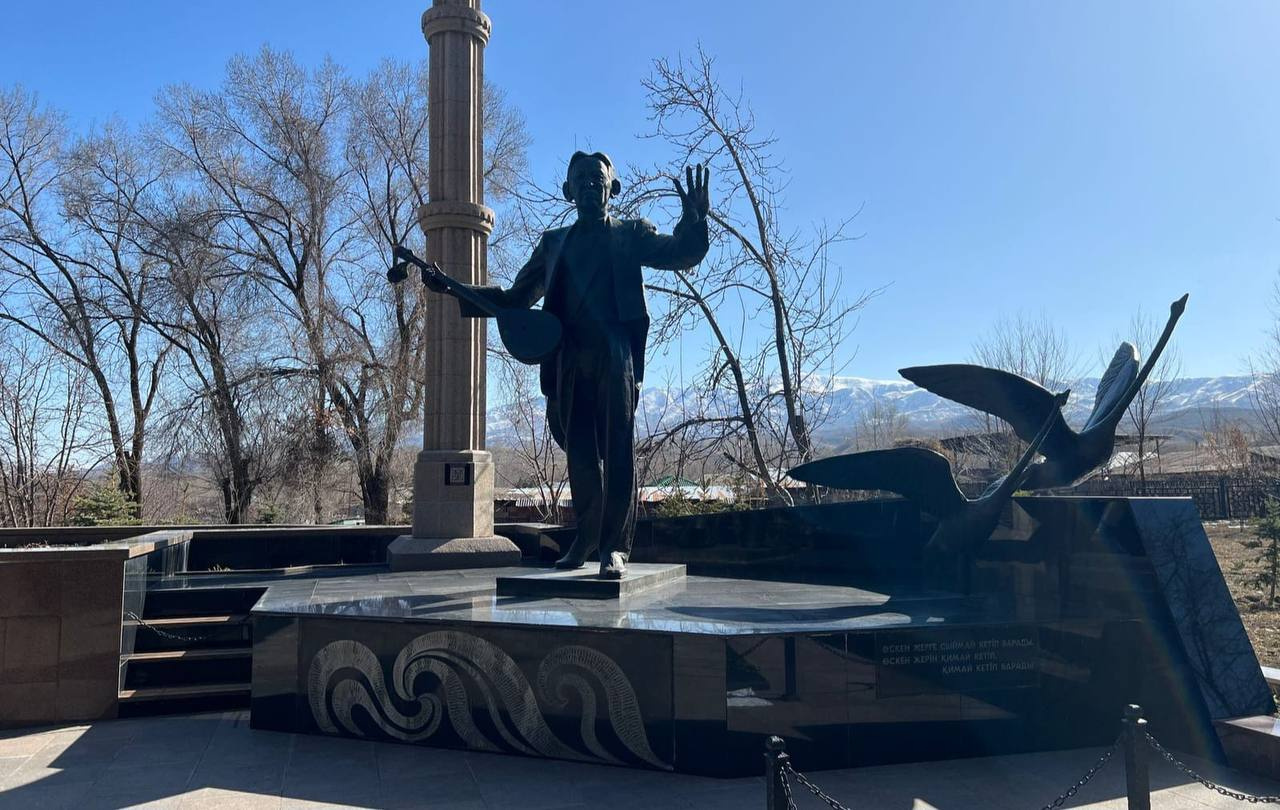 Жамбыл Жабаев — голос степи и летописец эпохи