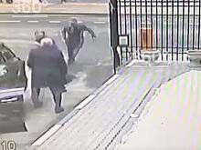 В Сети появилось видео избиения генерал-полковника в отставке в Москве