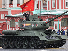 Это не шоу — это боевая задача: парад Победы 9 мая сравнили с Красной площадью 1941-го
