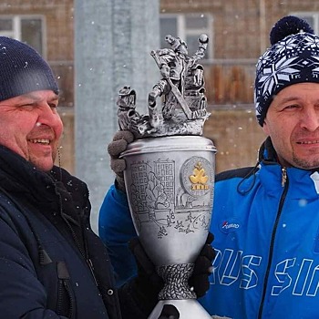 У хоккей-на-валеночной лиги в Удмуртии появился свой переходящий кубок