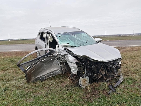 В станице Крыловской в столкновении Nissan и ВАЗ-2111 погиб мужчина