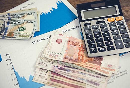 Эксперт анонсировал в августе укрепление рубля к доллару и евро