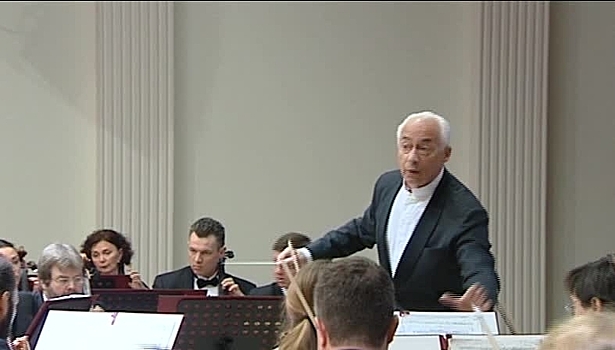 Оркестр Владимира Спивакова дал концерт в Мурманске в память о жертвах трагедии в Шереметьево