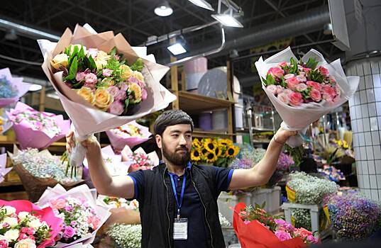 В России перед Днем знаний резко подорожали букеты