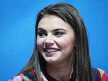 Кабаева вышла в свет в стильном наряде