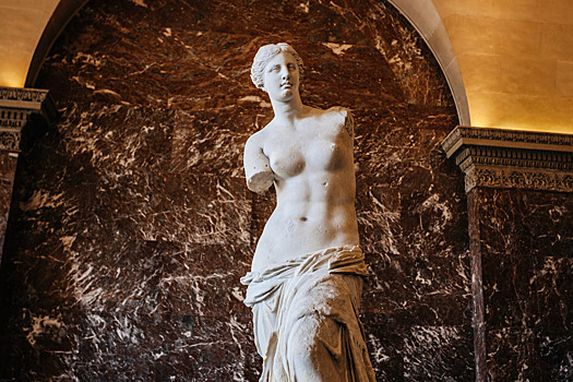 Кто и зачем лишил рук статую Венеры