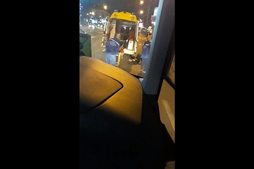 На Мельникайте легковушка сбила девушку, перебегающую дорогу