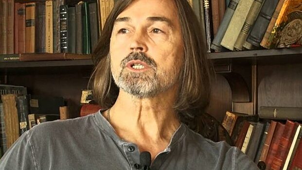 Сафронов о сыне, которого "засосало" в туалете самолета: И жил грешно, и умер смешно