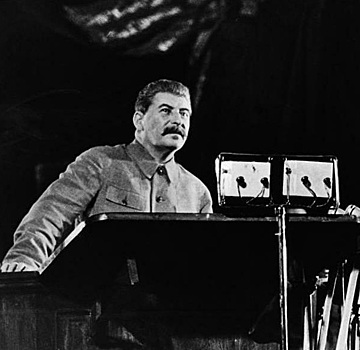 Какую республику Сталин увеличил за счет России