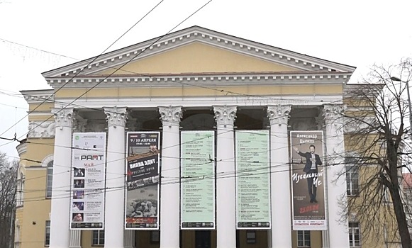 Сотрудники калининградского драмтеатра пожаловались на низкие зарплаты