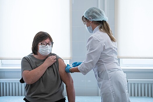 Гинцбург заявил, что лекарства от коронавирусной инфекции не могут заменить вакцину