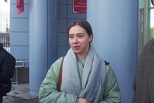 Сестра блогерши Александры Митрошиной расплакалась во время дачи показаний