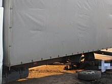 Под Котельничем водителя грузовика придавило кузовом