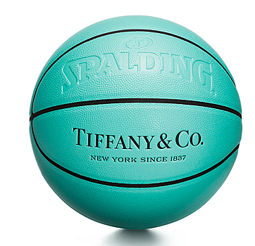 Японский Tiffany & Co выпустил мячи и скейтборды в цвете «тиффани»