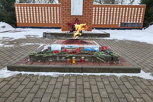 В Белгородской области на мемориале появились посвященные летчикам-героям стихи