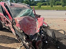 В Бабынинском районе легковушку раздавили две фуры