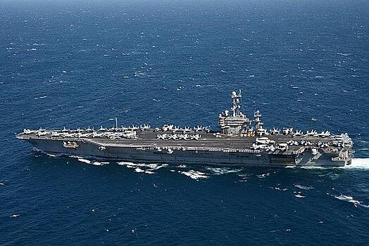 Еще один истребитель упал с авианосца США в Красное море