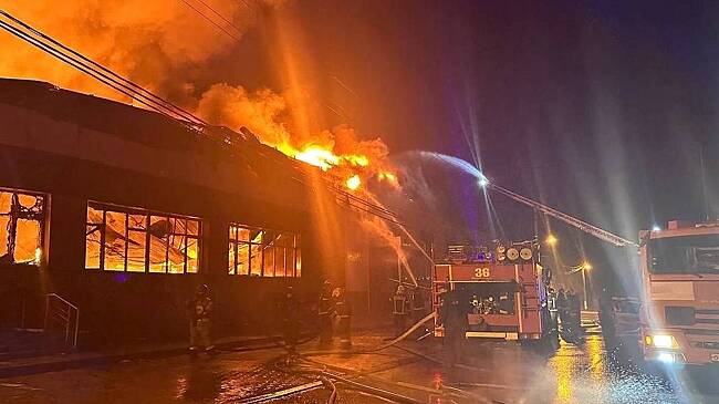 Мирный житель и сотрудник МЧС ранены в результате атаки ВСУ на российский регион