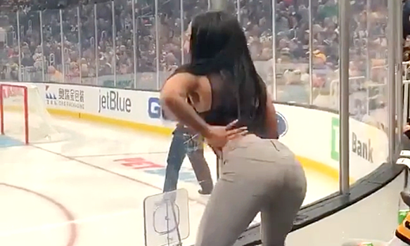 Фанатов хоккея возмутил откровенный танец болельщицы