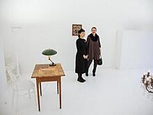 Марина Лошак представила выставочный проект «Кабинет директора»
