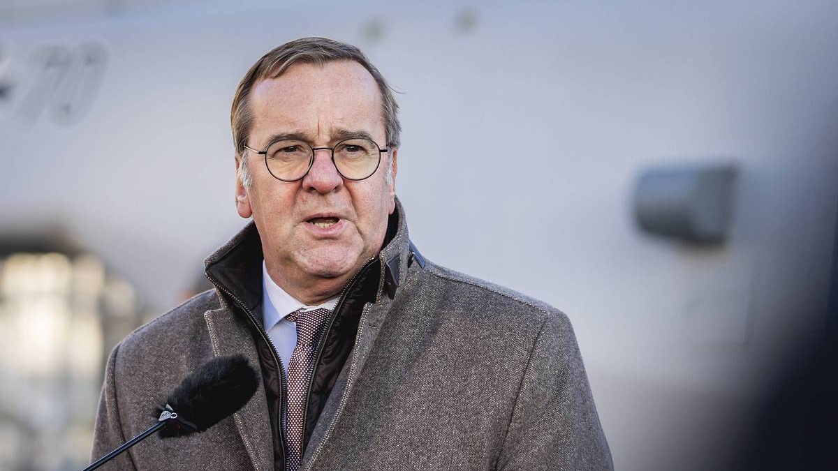 Министр обороны Германии необычно высказался о российской угрозе