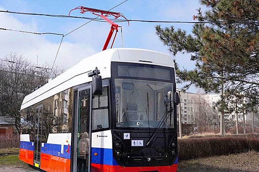 В Пятигорске вышел на линию современный узкоколейный трамвай