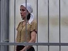 Суд в Сочи продлил арест фигурантке дела о смертельном отравлении кустарной чачей