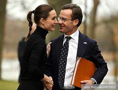 Финнов и шведов вынудили жить под прицелом России