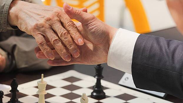 Шахматный турнир проведут для активистов проекта «Московское долголетие»