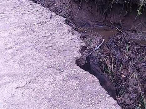 Обрывы на дороге в Тунгокоченском районе ничем не огорожены