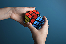 Китаец побил рекорд по скорости сборки кубика Рубика