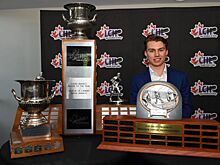 Бедард — 1-й хоккеист CHL, получивший призы лучшему игроку, бомбардиру и проспекту