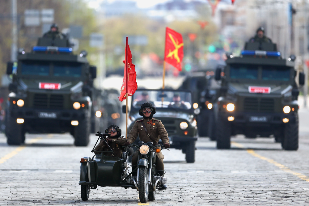 В Екатеринбурге в Параде Победы впервые приняли участие автомобили «Астейс»