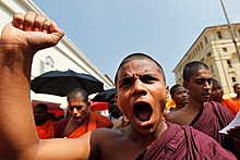 Буддисты взялись за оружие и громят мечети. За что они возненавидели мусульман?