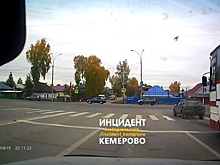 Автобус врезался в легковой автомобиль в Кемерове