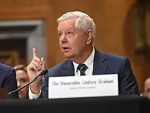 Старым врагом России прикроют позор Трампа