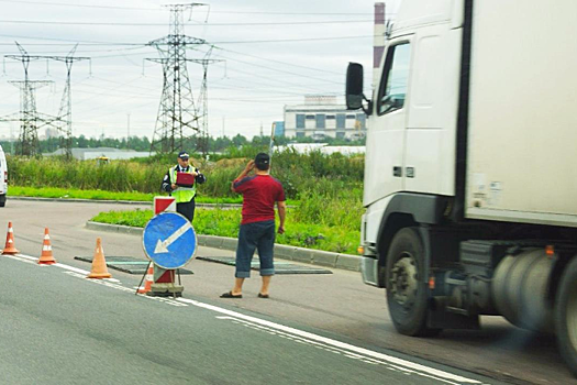 «Медуза»: в Петербурге существует система взяток за проезд большегрузов по городу