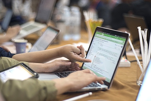 Главным трендом в крупных компаниях стало внедрение ИИ в задачи сотрудников