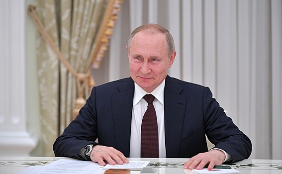 Путин назвал россиян с зарплатой больше 17 тысяч рублей представителями среднего класса